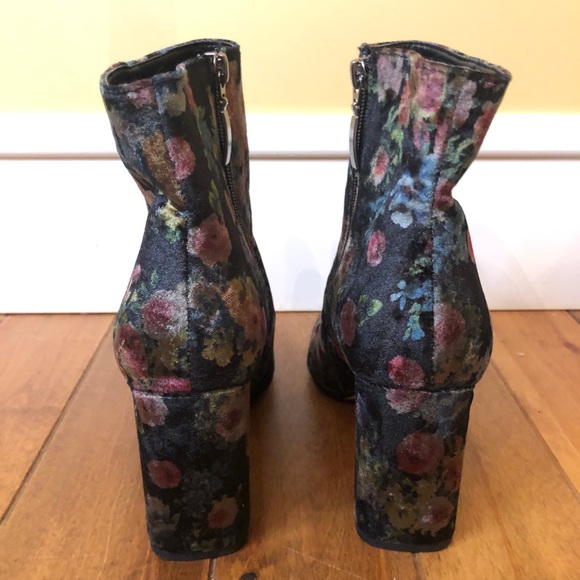 Floral Velvet Booties size 8.5 - Picture 5 of 7